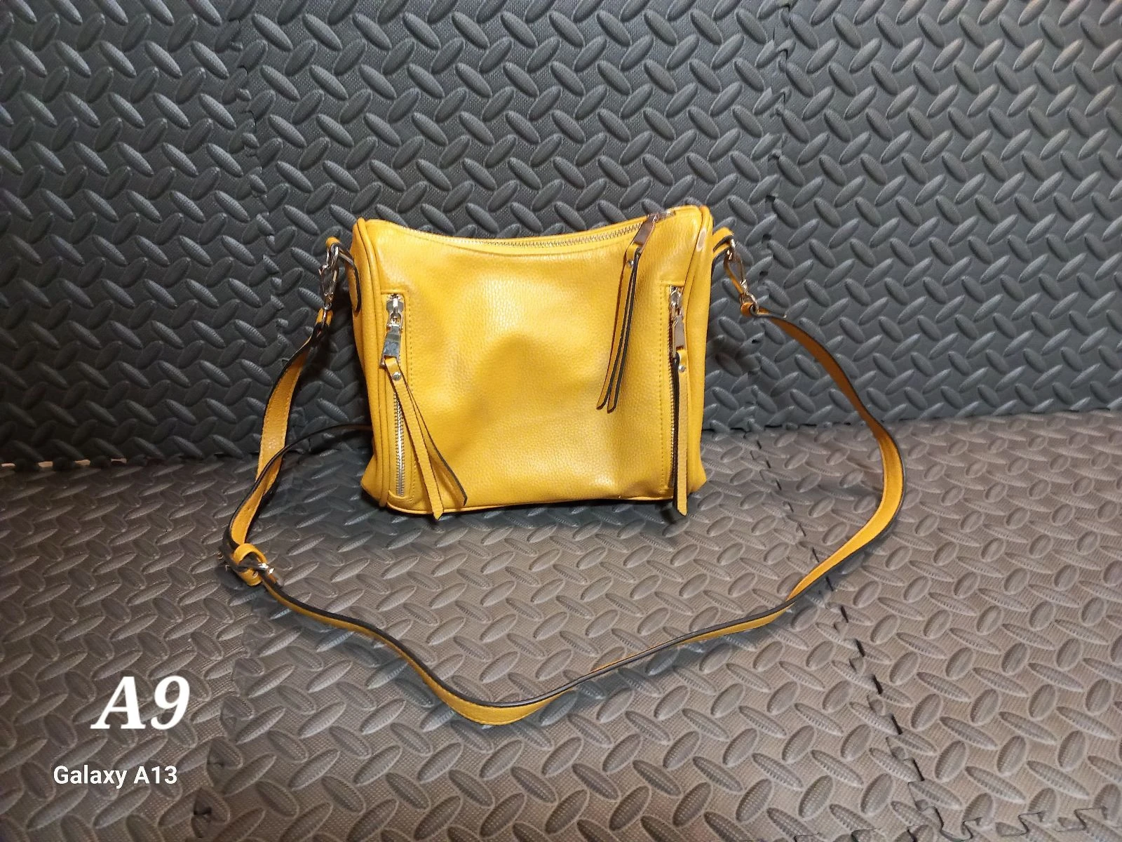 Sac bandoulière / Besace hobo multipoche – Jaune Moutarde (Style Maroquinerie)